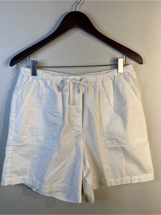 L.L. Bean Pants - L.L. Bean Canvas Shorts in White Women’s Size Medium